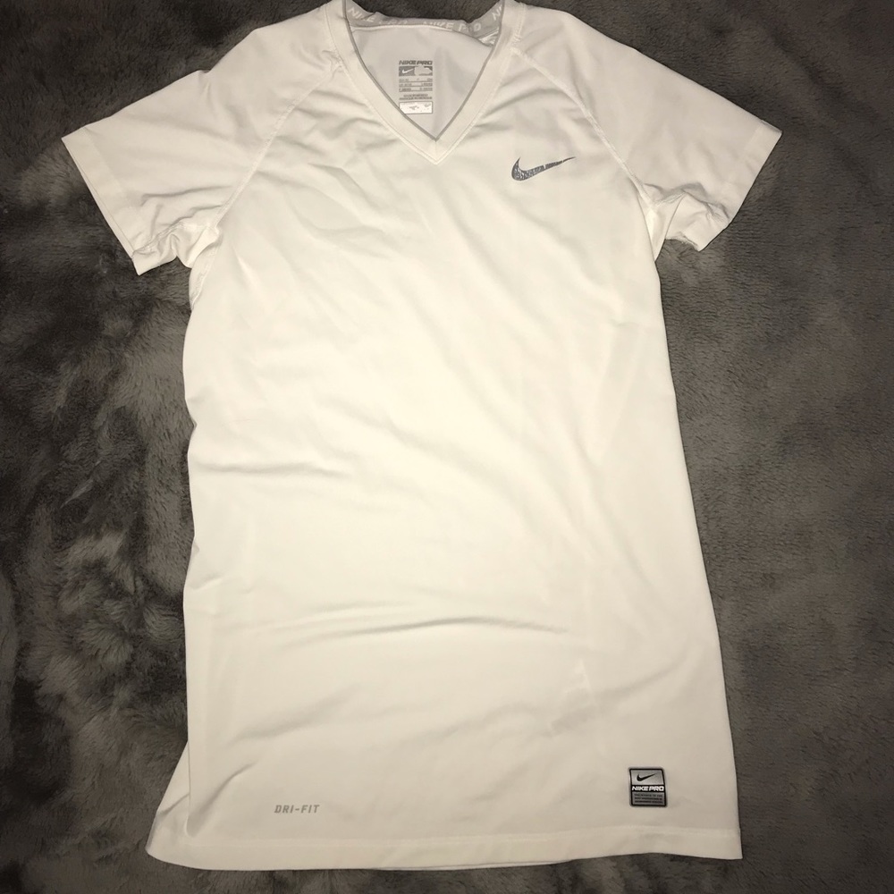 Women’s Nike dry fit shirt